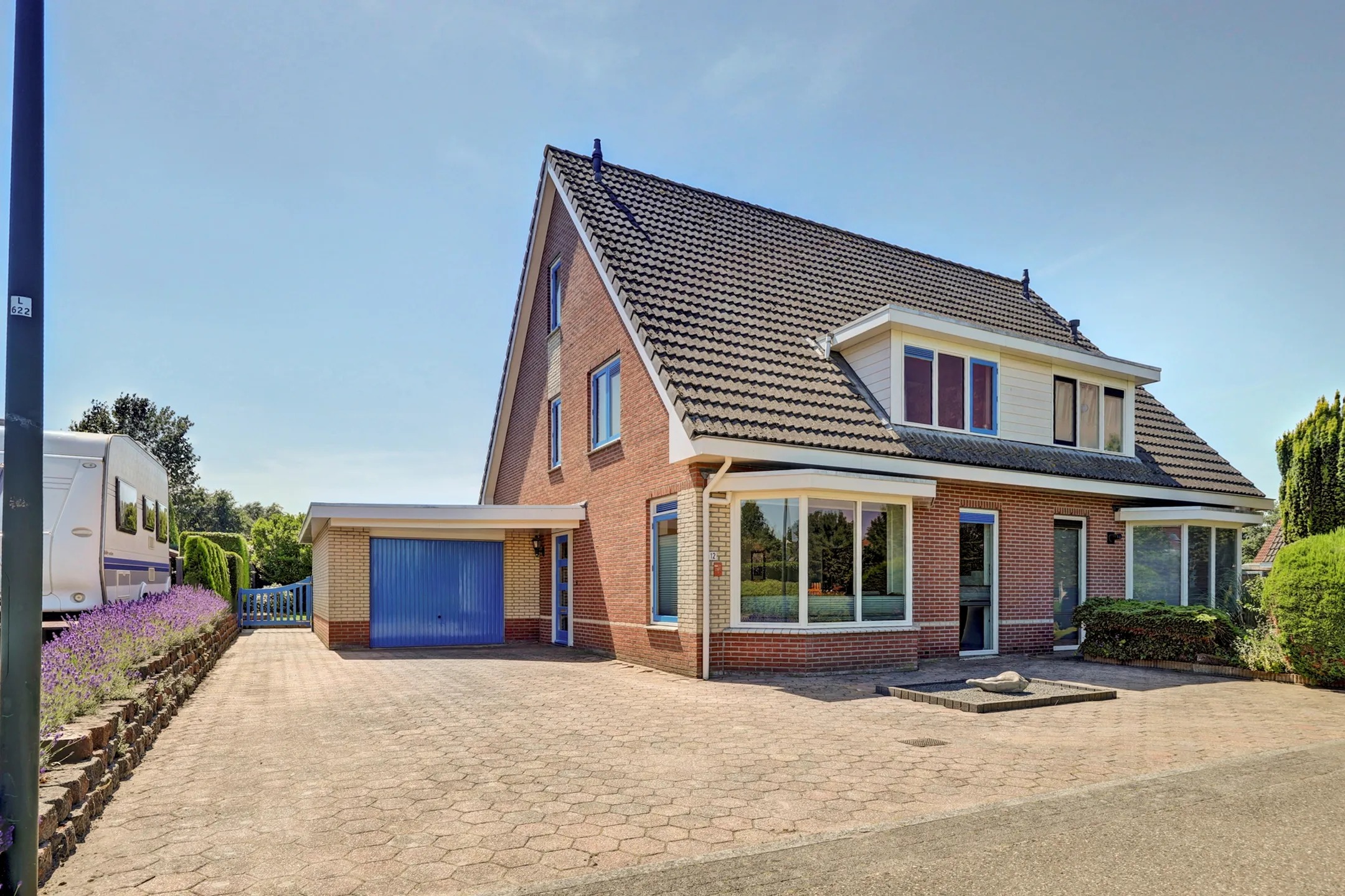 2-onder-1-kapwoning Topaasdreef 12 in Emmen
