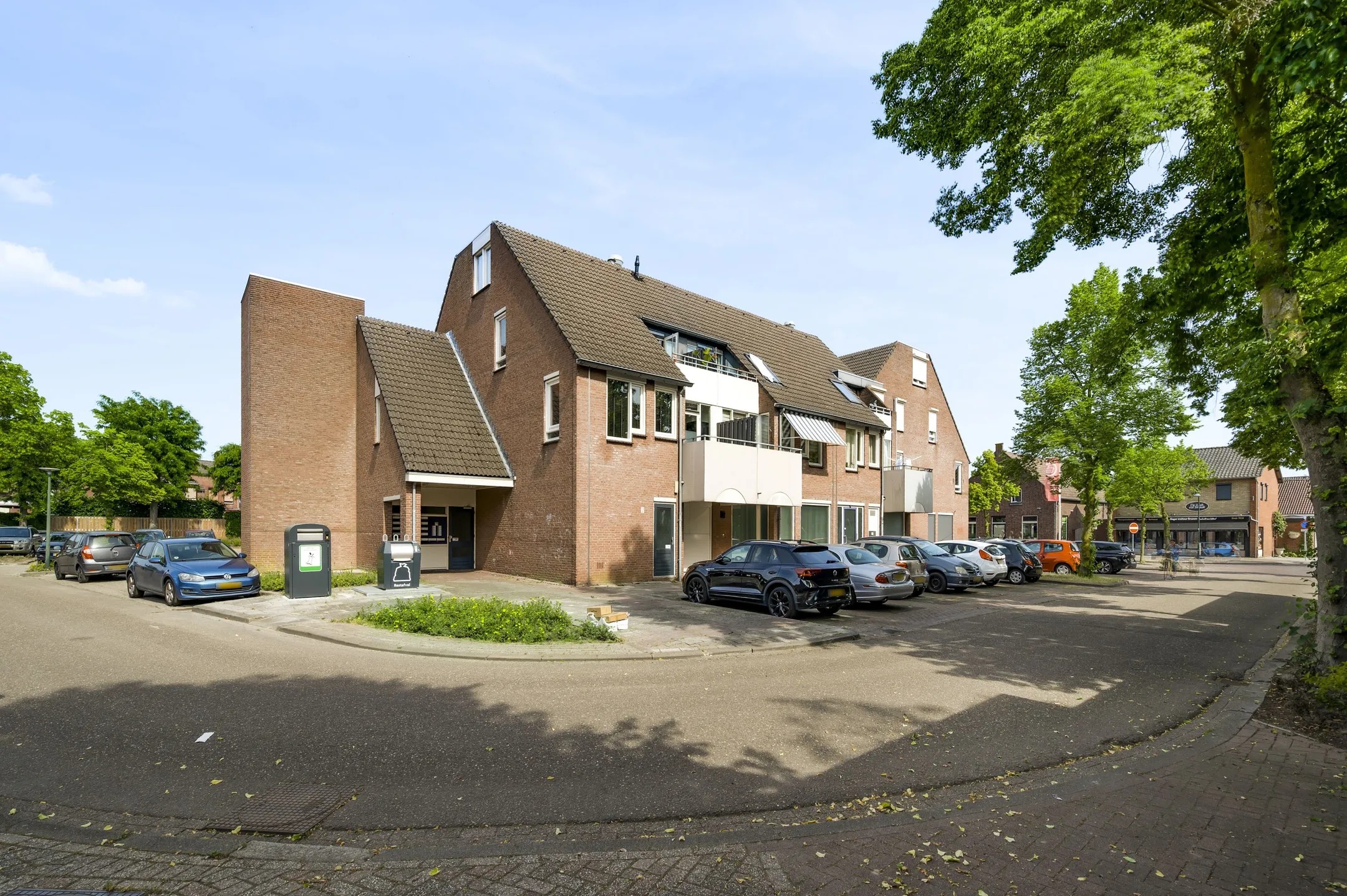 Galerijflat Burgemeester Gubbelsstraat 8 in Roggel