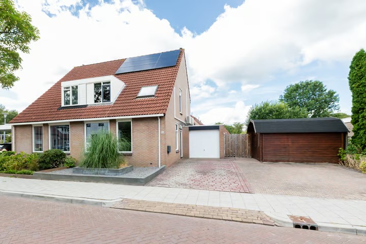 2-onder-1-kapwoning Spoorstraat Noord 26 in Hoogezand