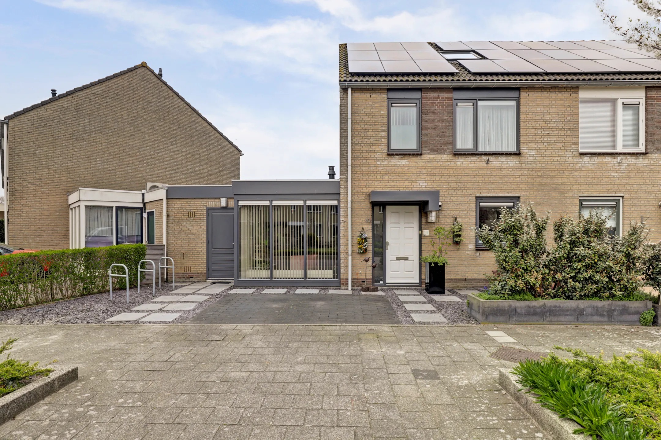 Hoekwoning Aalbersestraat 10 in Naaldwijk