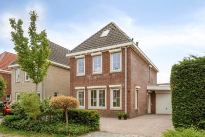 Eengezinswoning, vrijstaande woning Van Overveststraat 6 in Oud-Vossemeer