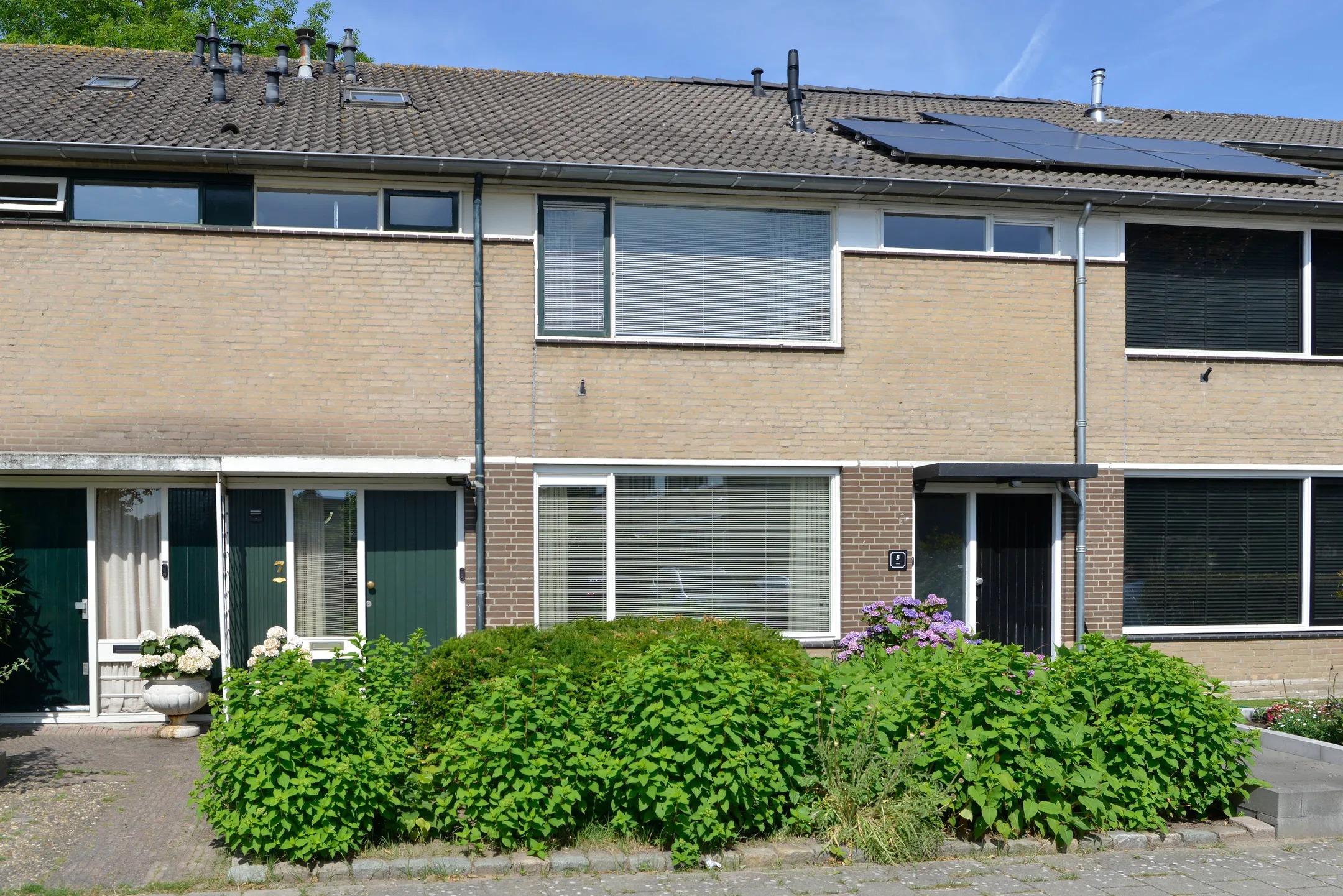 Tussenwoning (hofjeswoning) Klaproos 7 in Eemnes