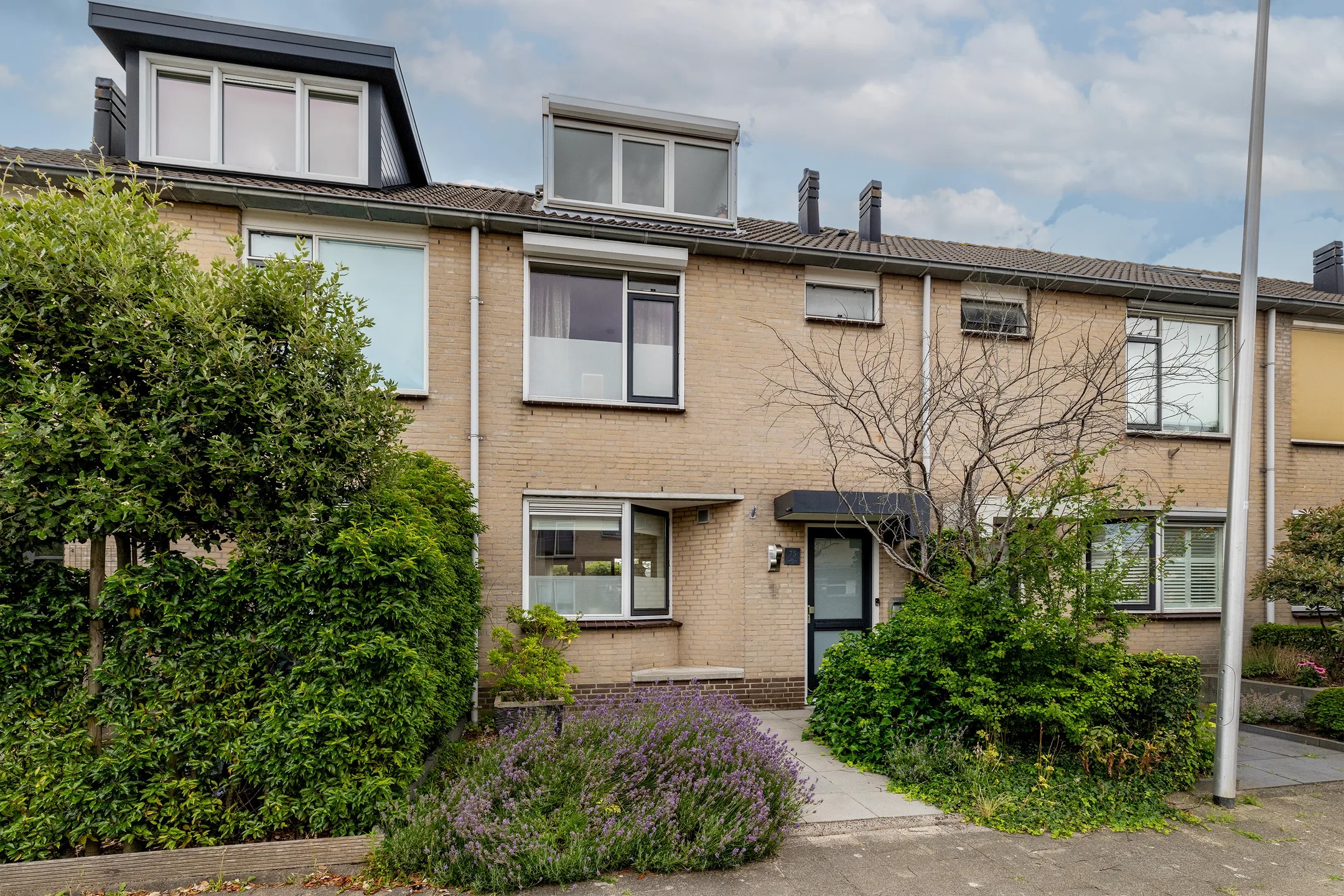 Tussenwoning Bizetstraat 75 in Barendrecht