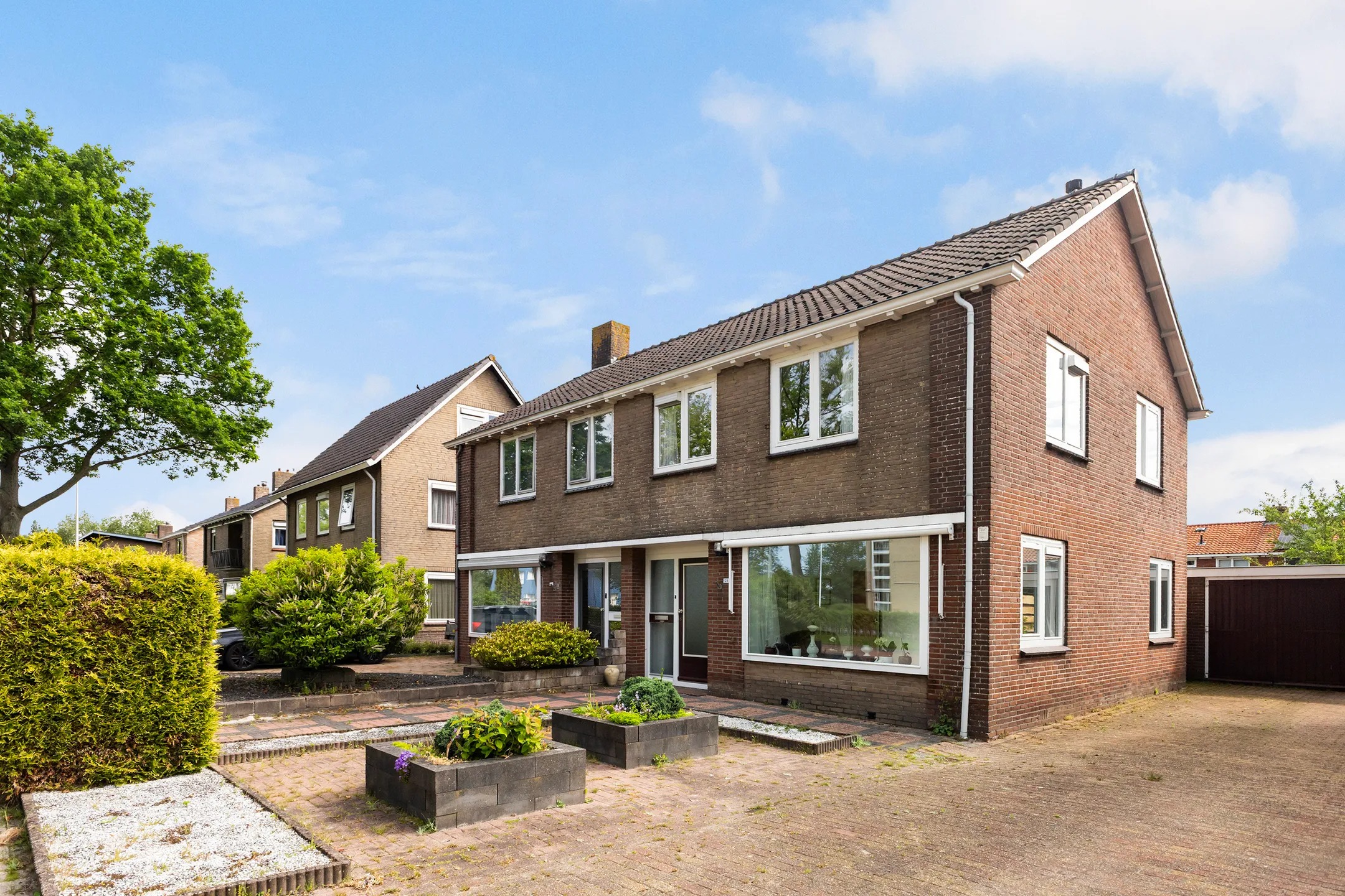 2-onder-1-kapwoning Rondweg-West 128 in Dokkum