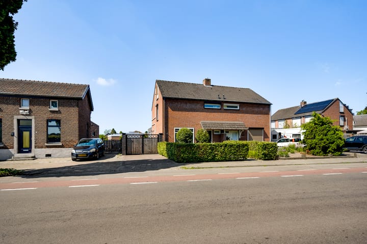 Eengezinswoning, 2-onder-1-kapwoning Hoogstraat 4 in Ell