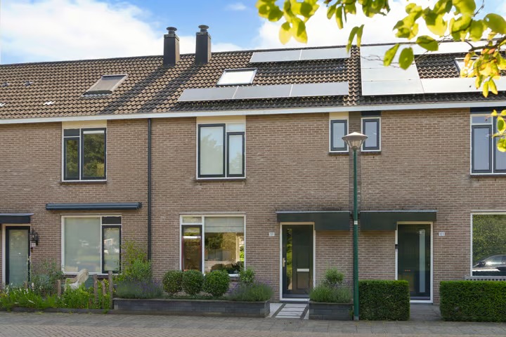 Tussenwoning Aartseveen 101 in Eemnes