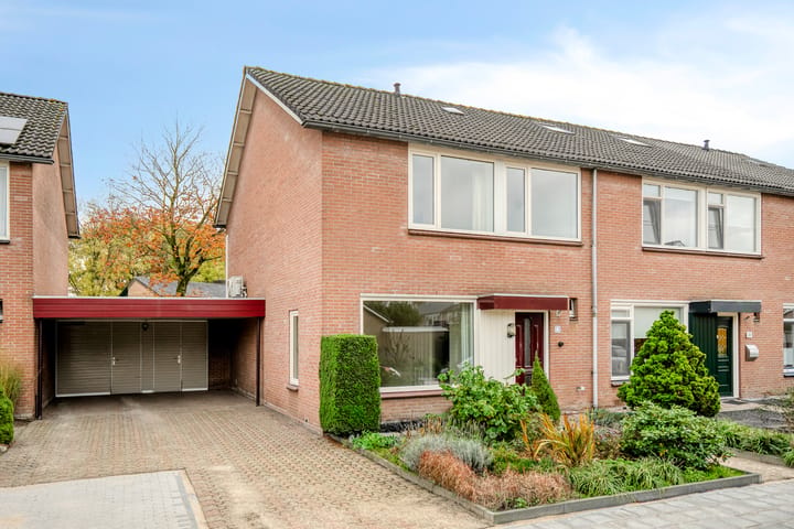 Eengezinswoning, hoekwoning Violenstraat 19 in Eibergen