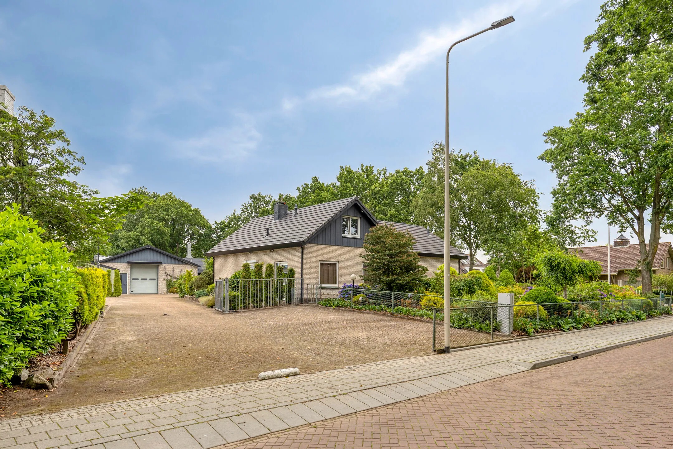 Vrijstaande woning (bedrijfs- of dienstwoning) Wouwseweg 23 in Halsteren
