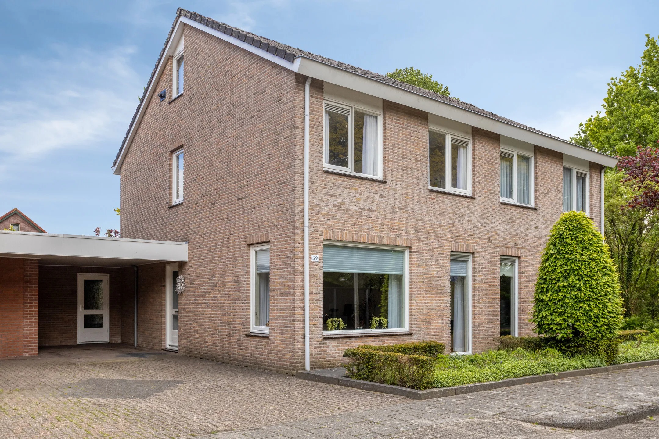 Geschakelde 2-onder-1-kapwoning Wezelstraat 59 in Hengelo