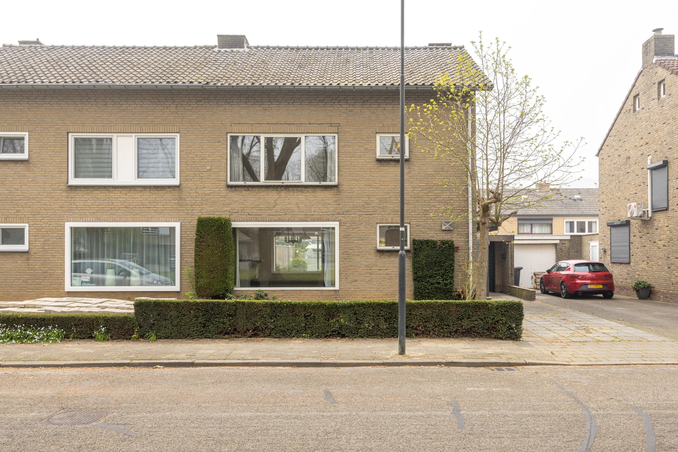 2-onder-1-kapwoning Ridgewaystraat 27 in Sittard