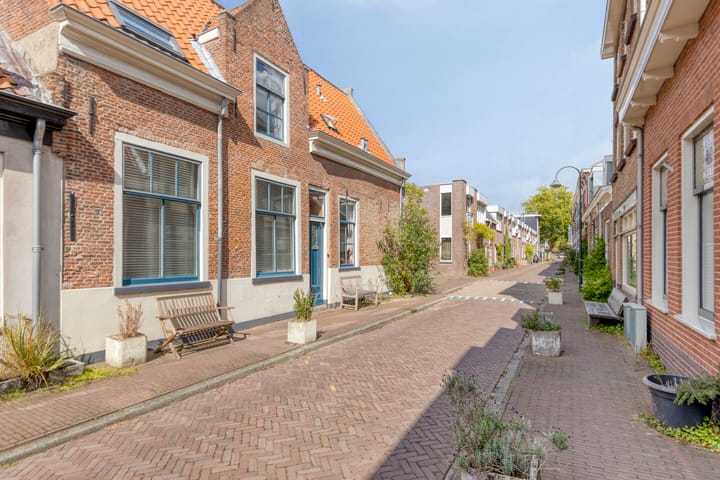 Tussenwoning Doelenstraat 56 in Delft