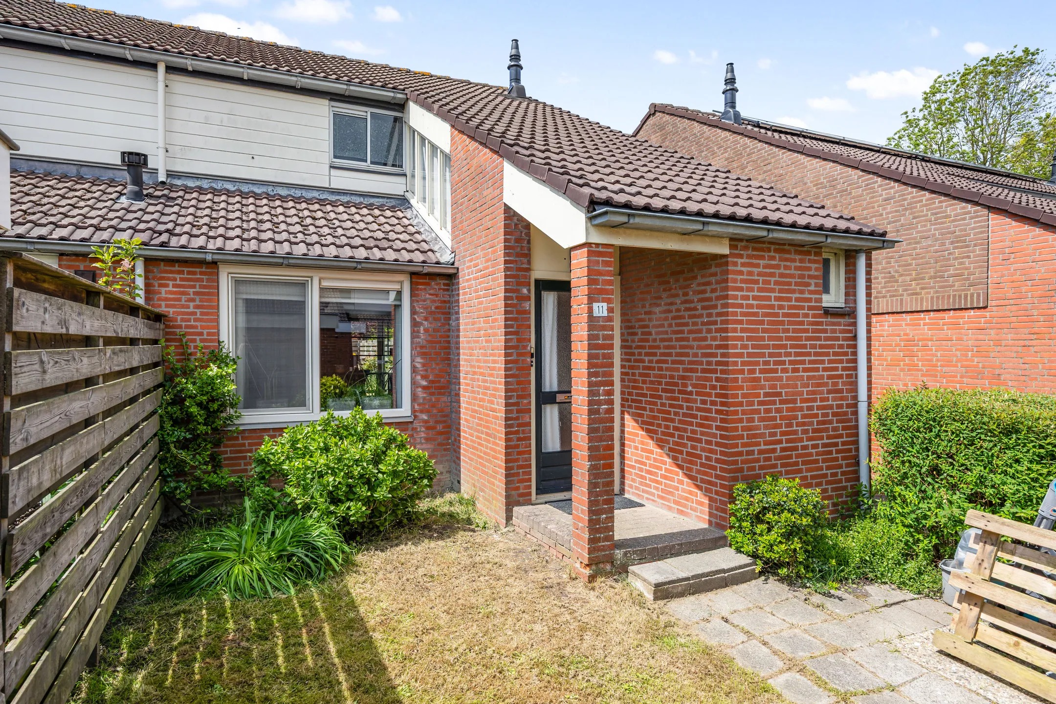 Hoekwoning Stelmakerij 11 in Winsum