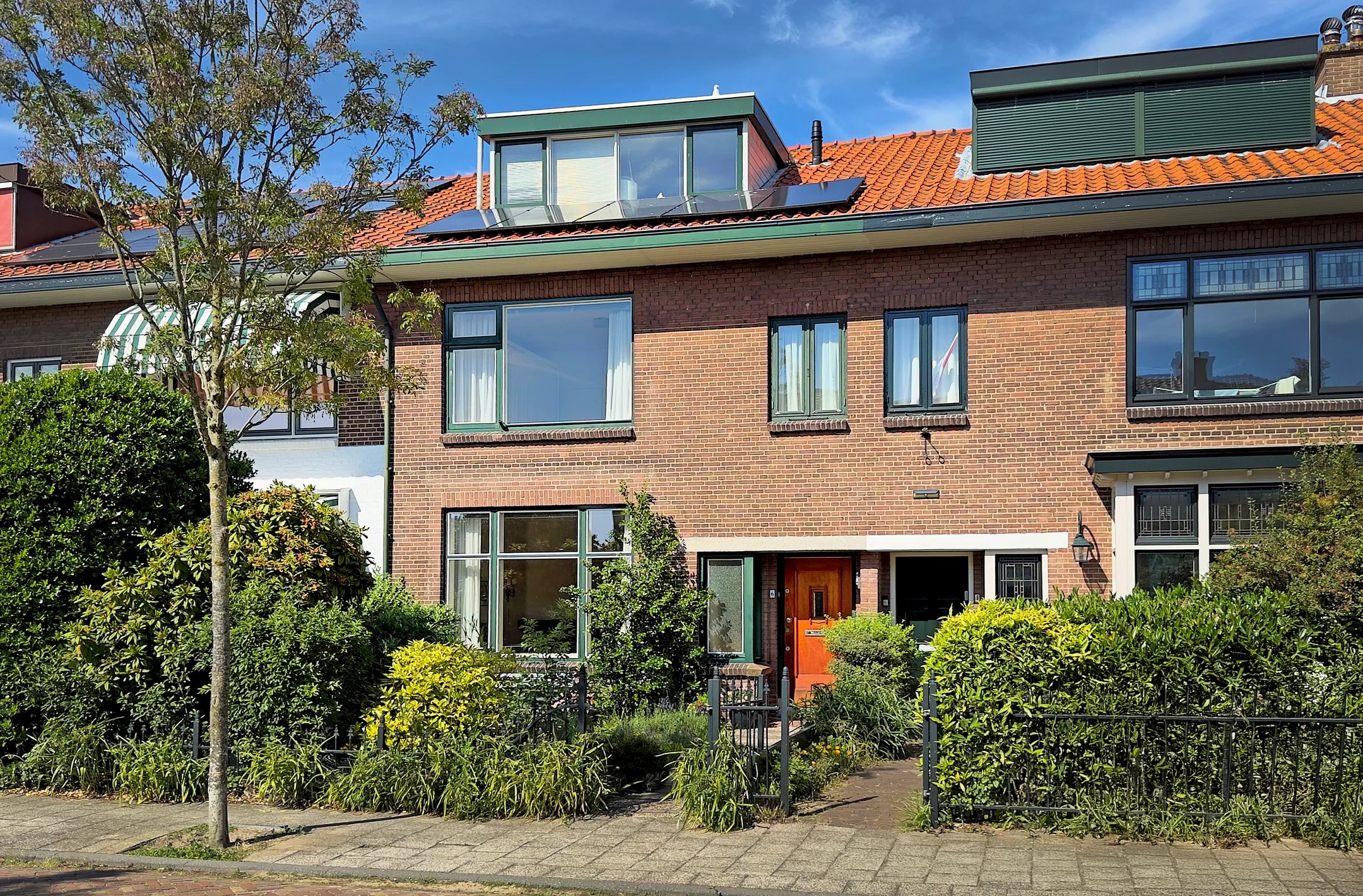 Tussenwoning Laan van Sevenstar 6 in Voorburg