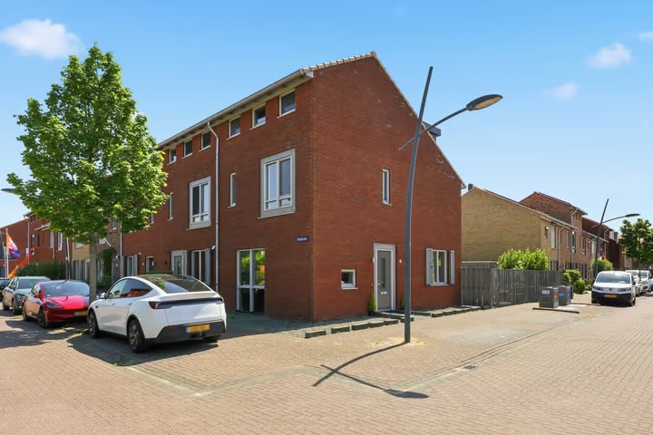 Hoekwoning Polderland 2 in Assendelft