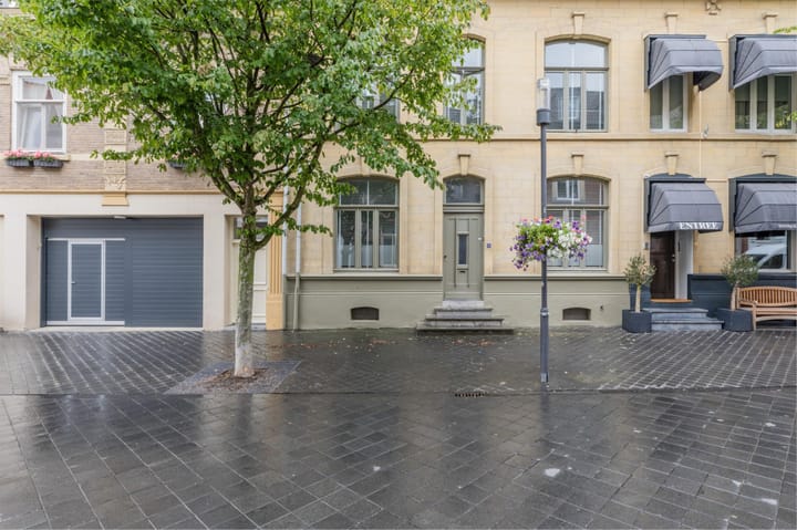Herenhuis, tussenwoning Sint Pieterstraat 14 in Valkenburg
