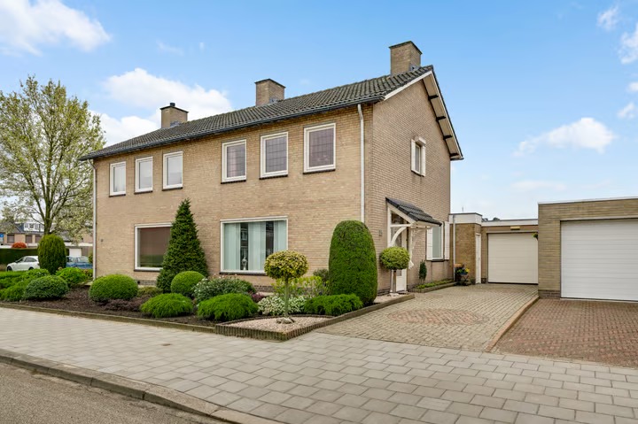2-onder-1-kapwoning Willem I straat 32 in Nederweert