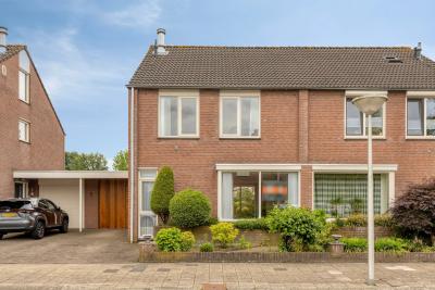 2-onder-1-kapwoning Martin Luther Kingstraat 4 in Eindhoven