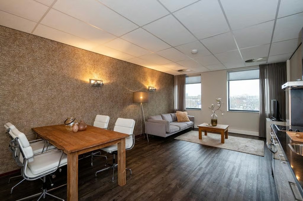 Portiekflat Eschertoren 13 B in Leiden