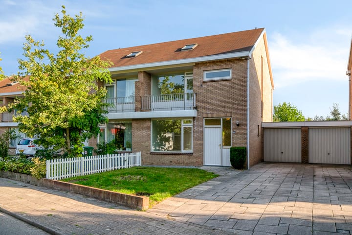 Eengezinswoning, 2-onder-1-kapwoning Coxstraat 58 in Kapelle