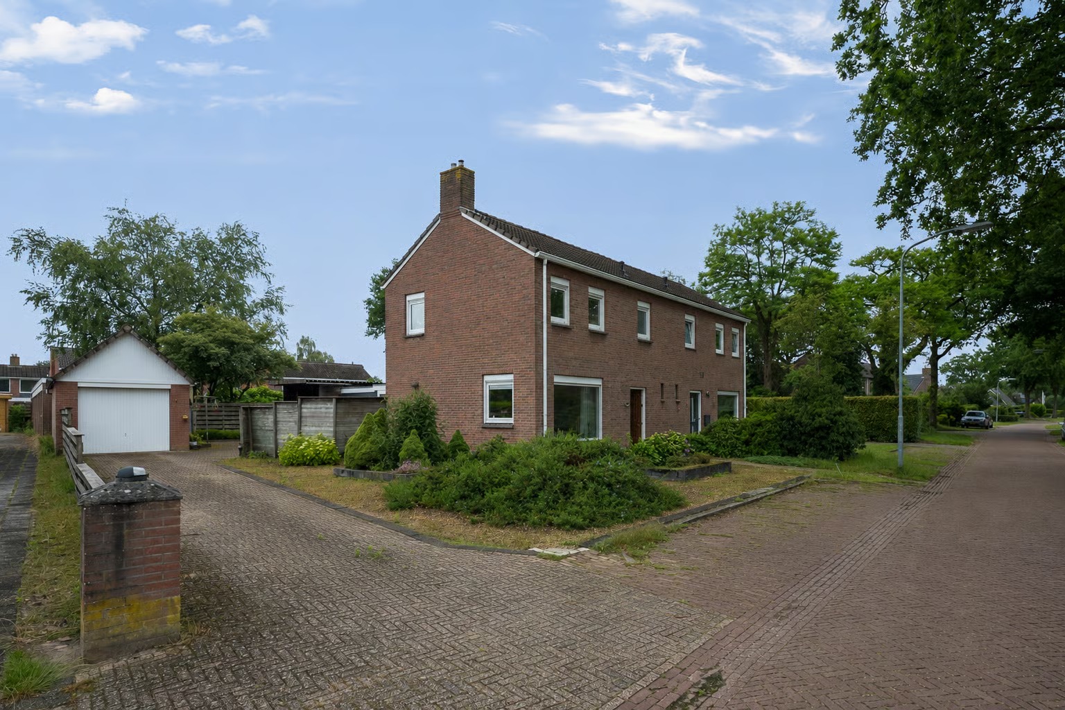 2-onder-1-kapwoning Rijnskamp 18 in Rolde