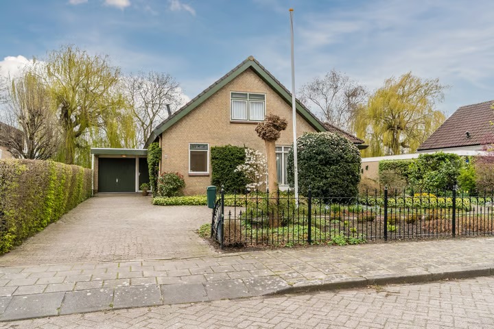 Vrijstaande woning (semi-bungalow) van Marlotstraat 69 in Giessenburg