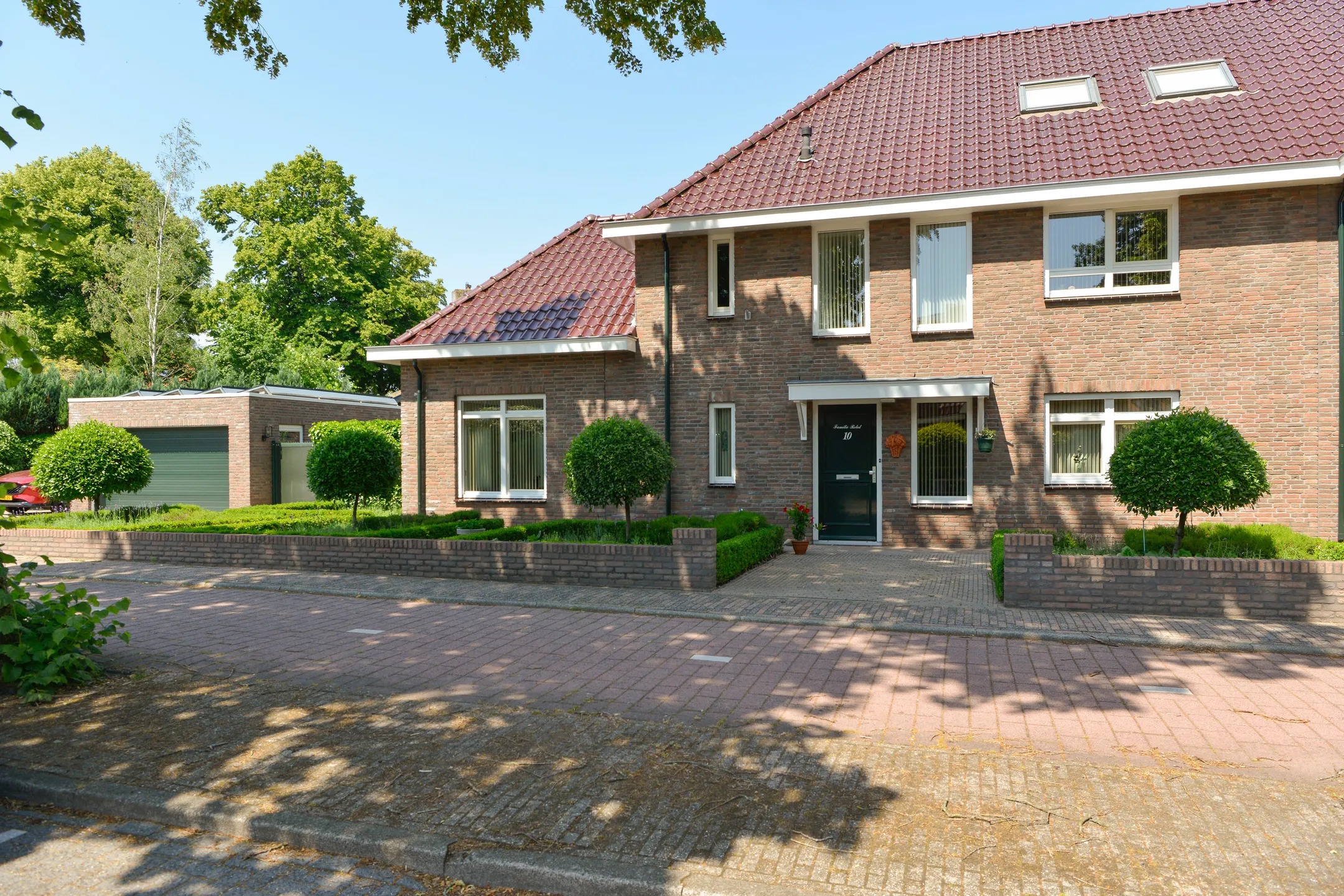 2-onder-1-kapwoning Bovenlangewijnseweg 10 in Huizen