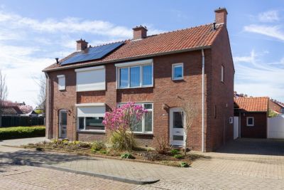 2-onder-1-kapwoning Prinses Irenestraat 14 in Echt