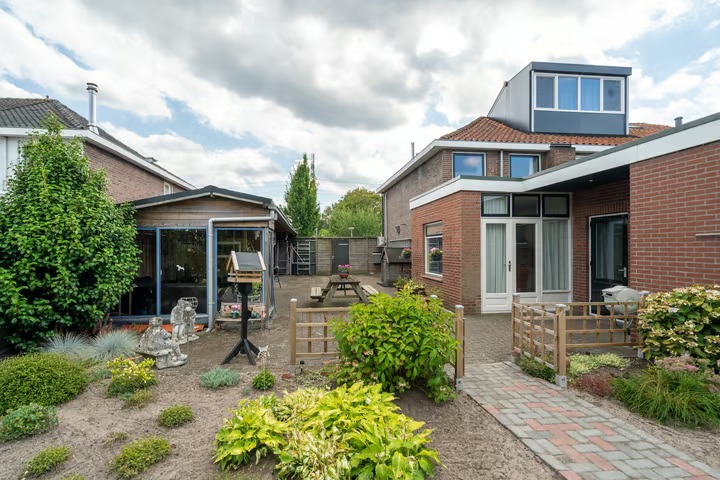 Hoekwoning Johan Wijnoltsstraat 152 in Enschede