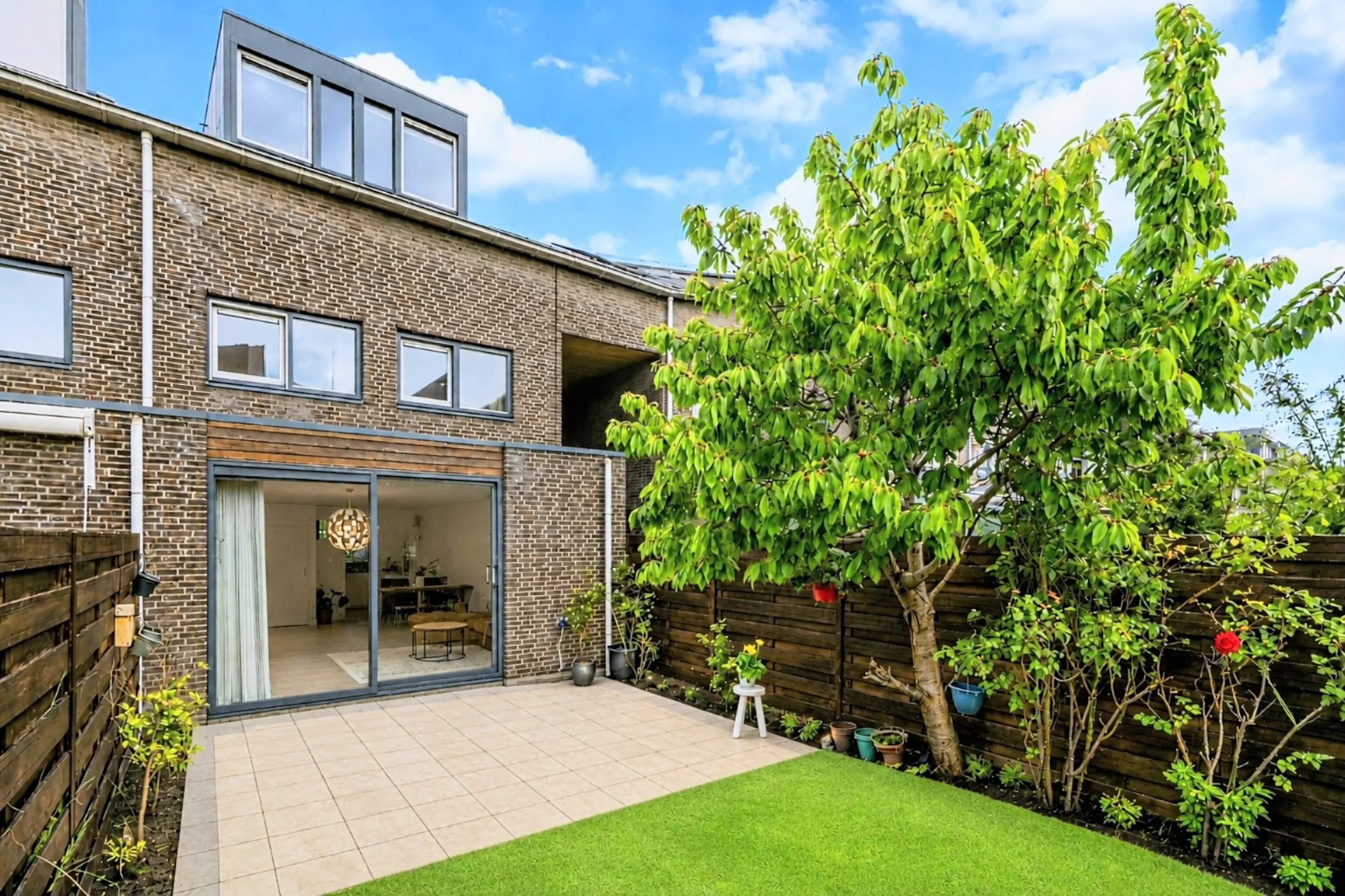 Tussenwoning Schenklaan 12 in Den Haag