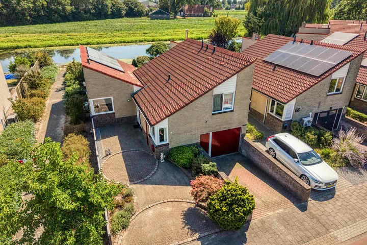 Geschakelde woning Floralaan 68 in Hardenberg