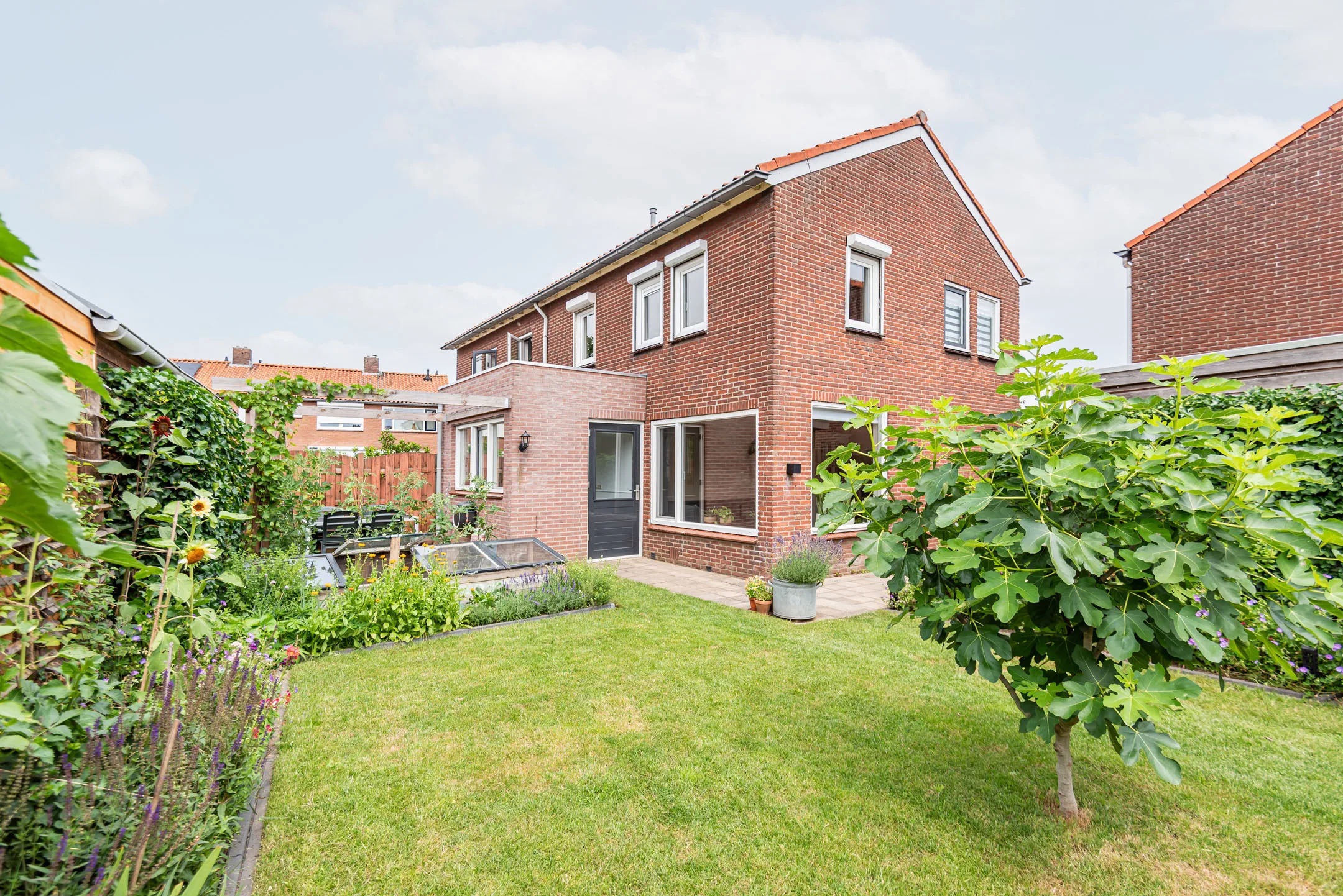 2-onder-1-kapwoning Irenestraat 8 in Dinxperlo