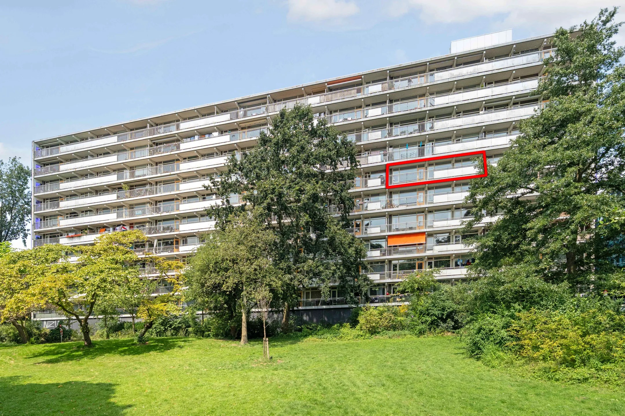 Galerijflat Bergmolen 42 in Amsterdam
