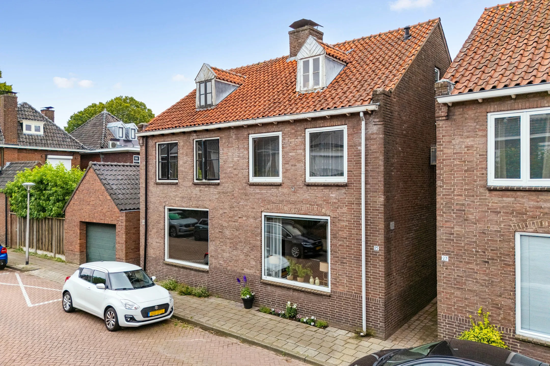 2-onder-1-kapwoning Preangerstraat 25 in Enschede