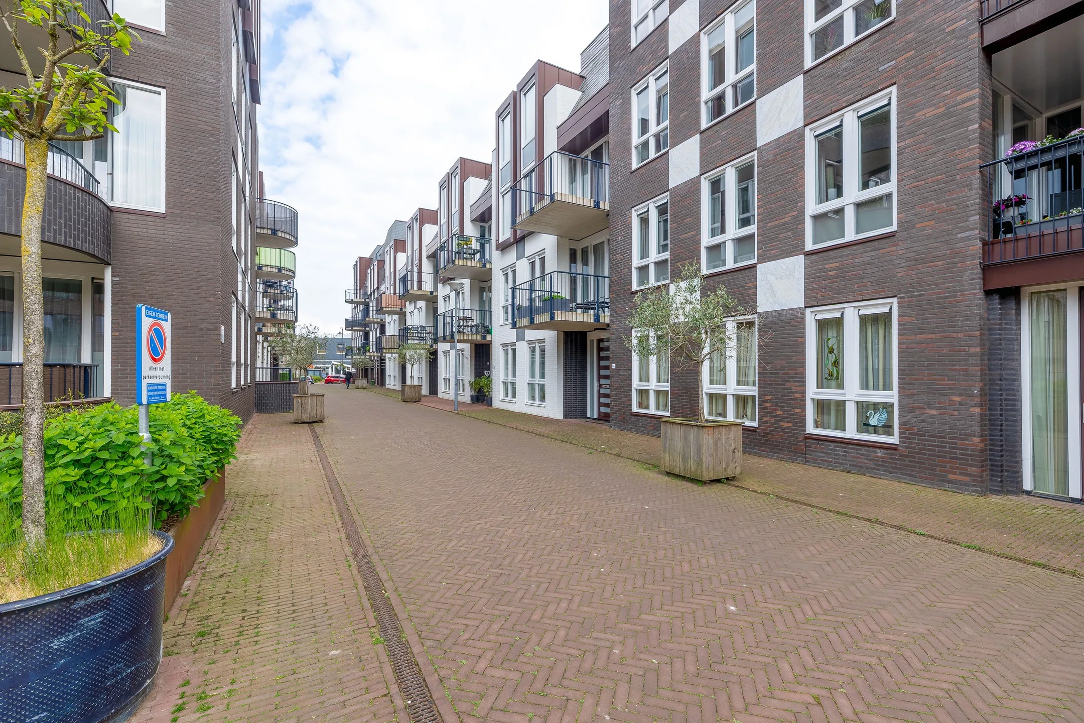 Galerijflat Mgr vdn Tillaartstraat 56 in Veghel