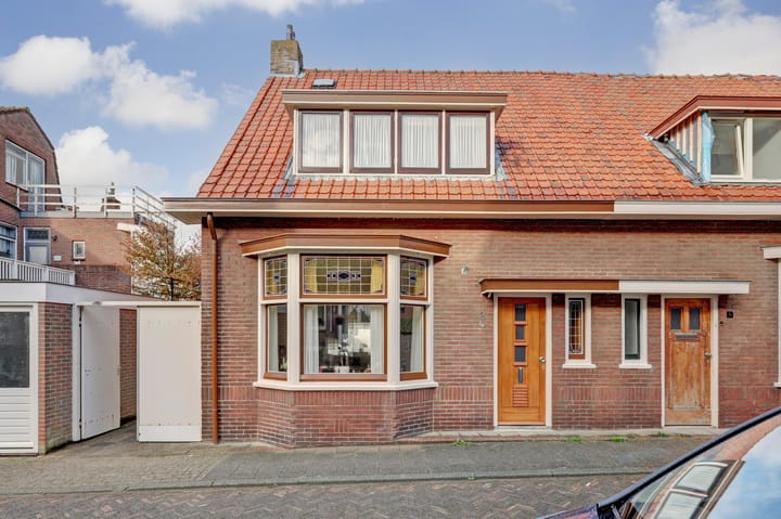 2-onder-1-kapwoning Torenstraat 2 in Katwijk