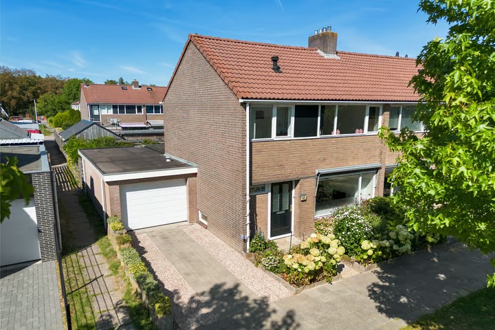Hoekwoning De Dracht 62 in Drachten