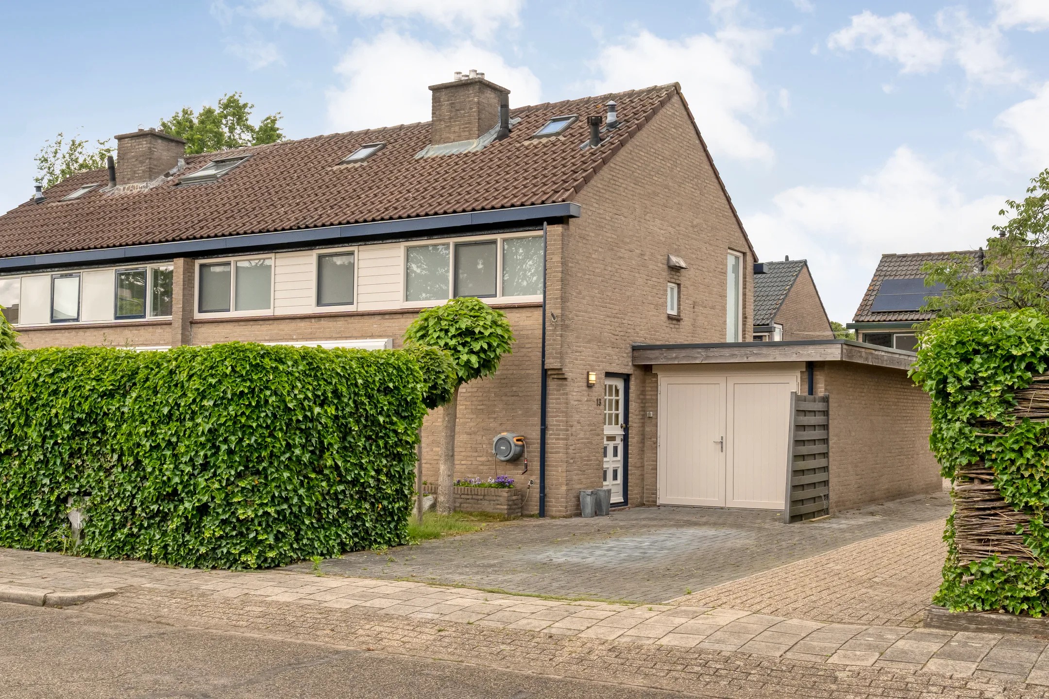 2-onder-1-kapwoning Mendelssohnstraat 13 in Almelo