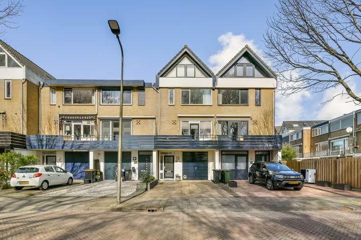 Tussenwoning (drive-in woning) Kagerweide 18 in Sassenheim