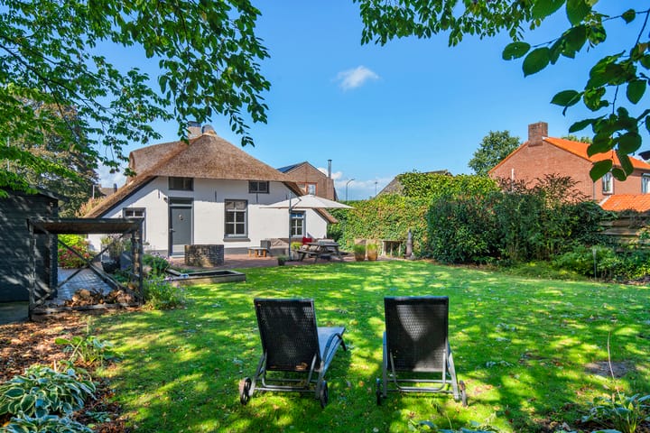 Woonboerderij, vrijstaande woning Pippertsestraat 2 Ophemert