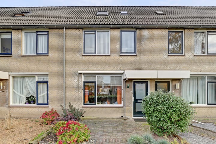 Eengezinswoning, tussenwoning Mispeldreef 5 in Arkel