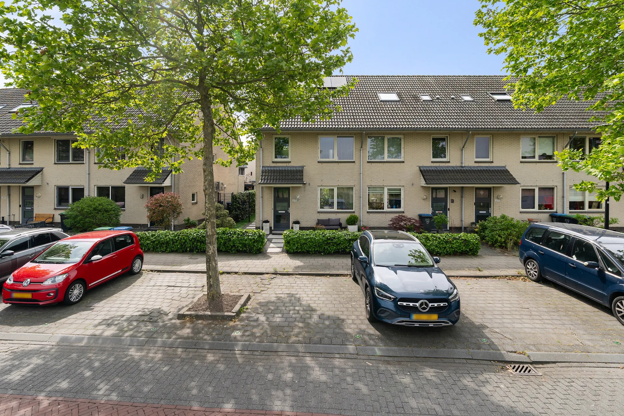 Hoekwoning Vrijenburglaan 275 in Barendrecht
