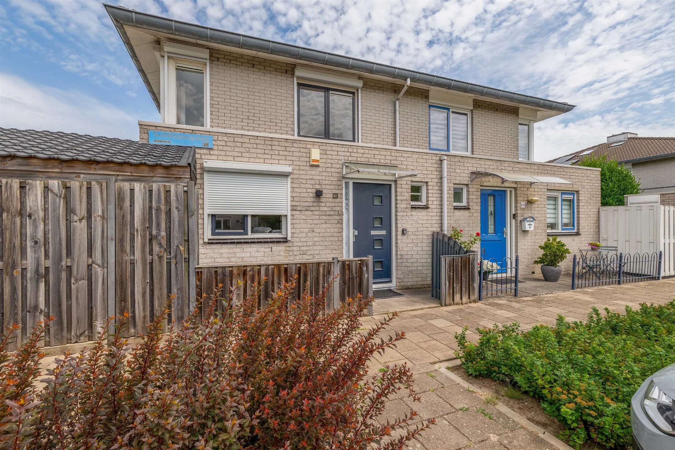 Hoekwoning (kwadrant woning) Schönbergweg 82 in Almere
