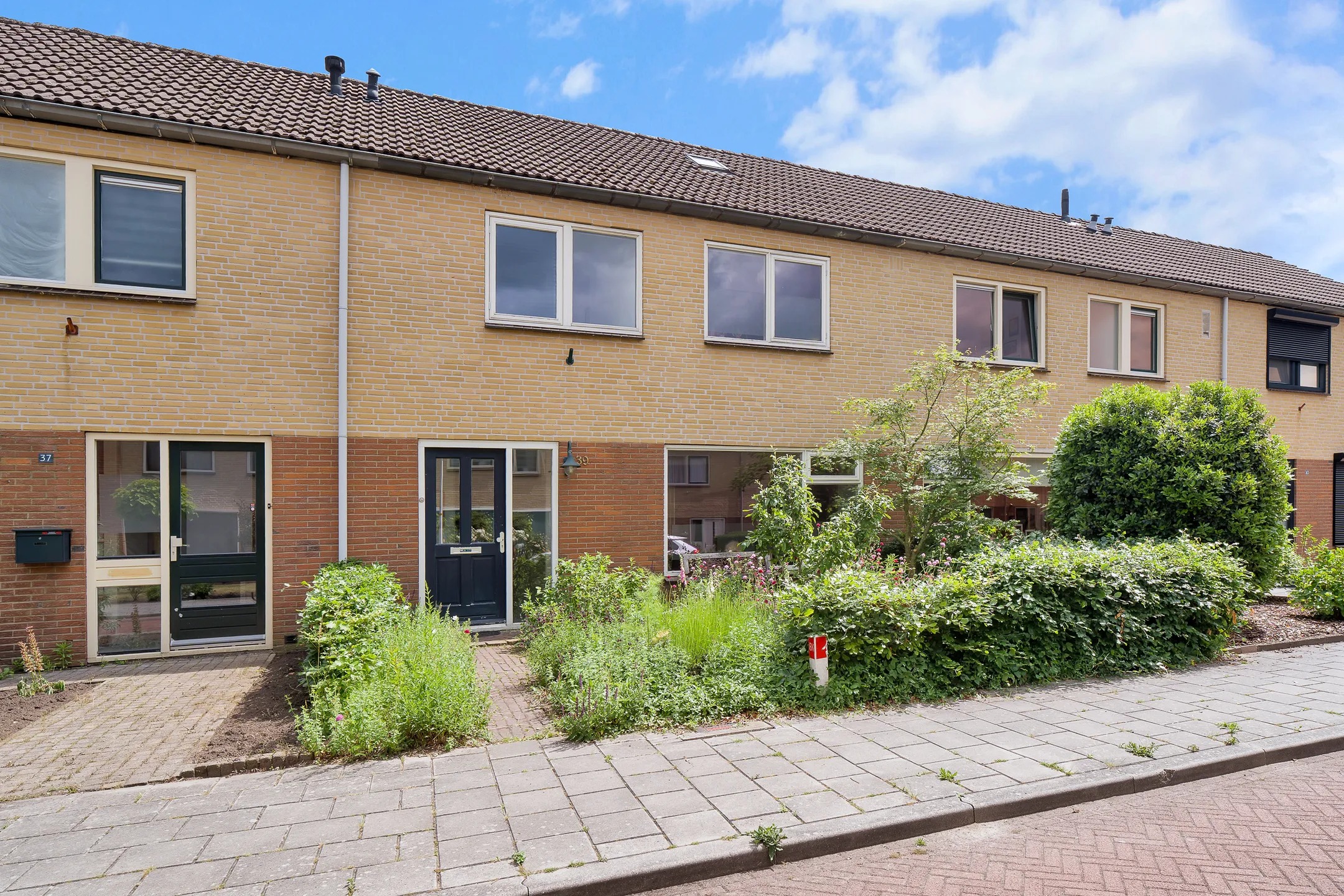 Tussenwoning Zuid Parallelweg 39 in Wierden
