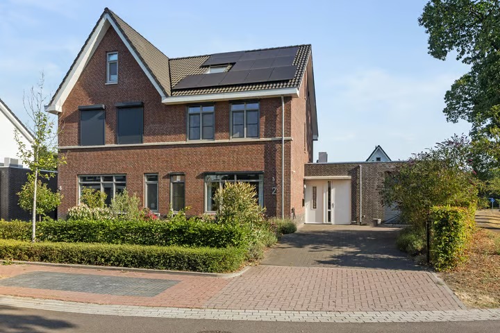 2-onder-1-kapwoning Pijnboom 2 in Meijel