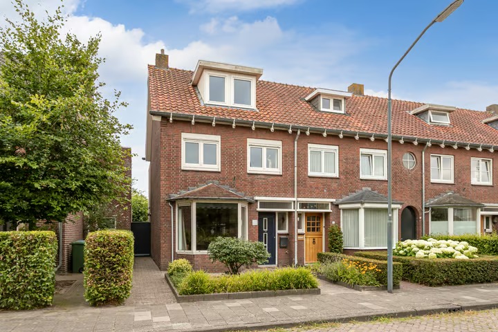 Hoekwoning Prins Hendriklaan 14 in Oosterhout