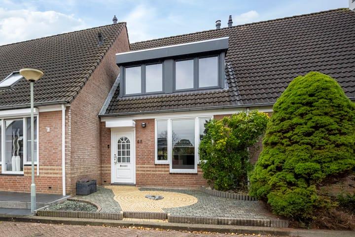 Eengezinswoning, geschakelde woning Elbereveldstraat 4 A Kerkrade