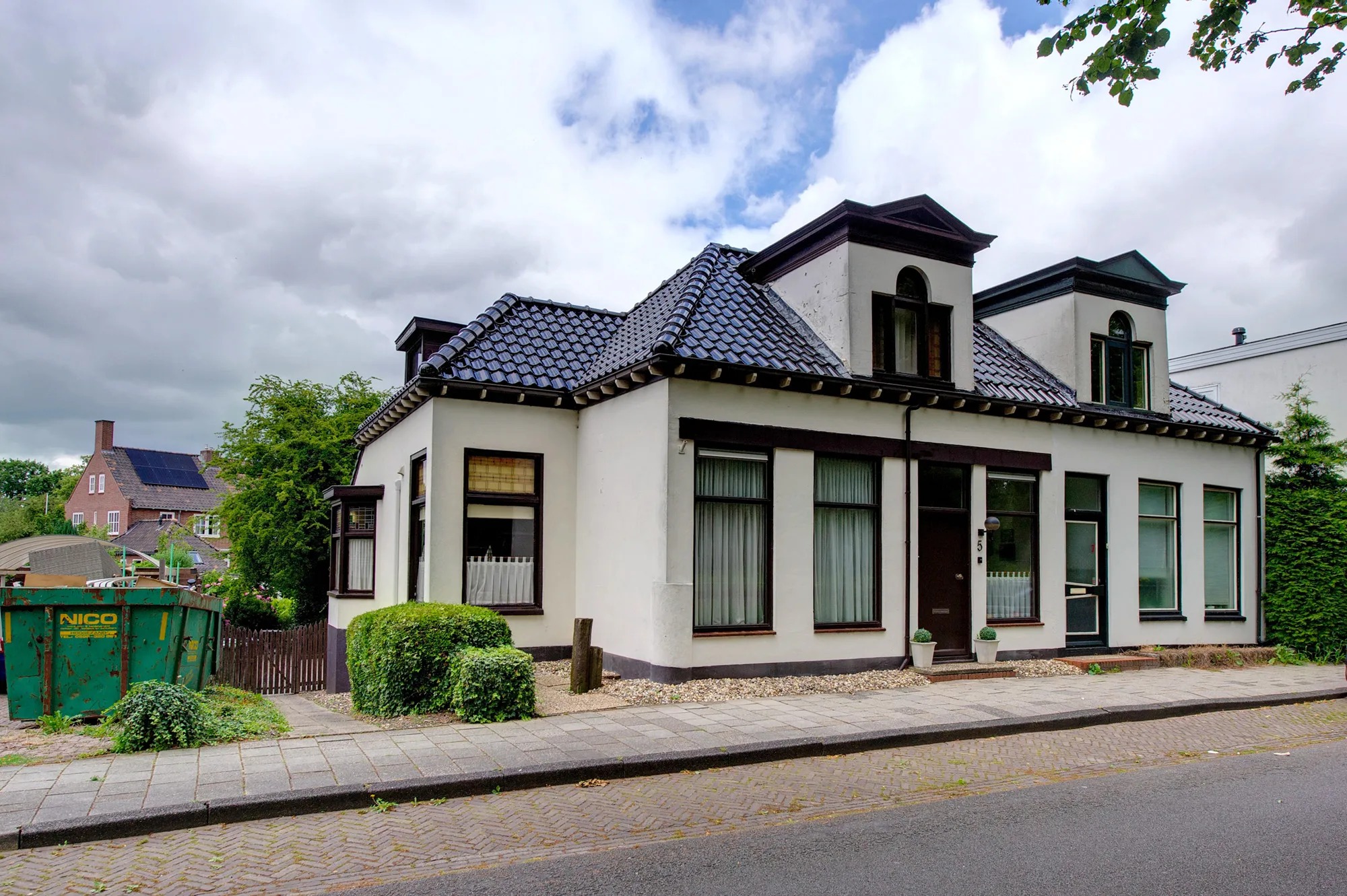 2-onder-1-kapwoning Stationsweg 5 in Hoogezand