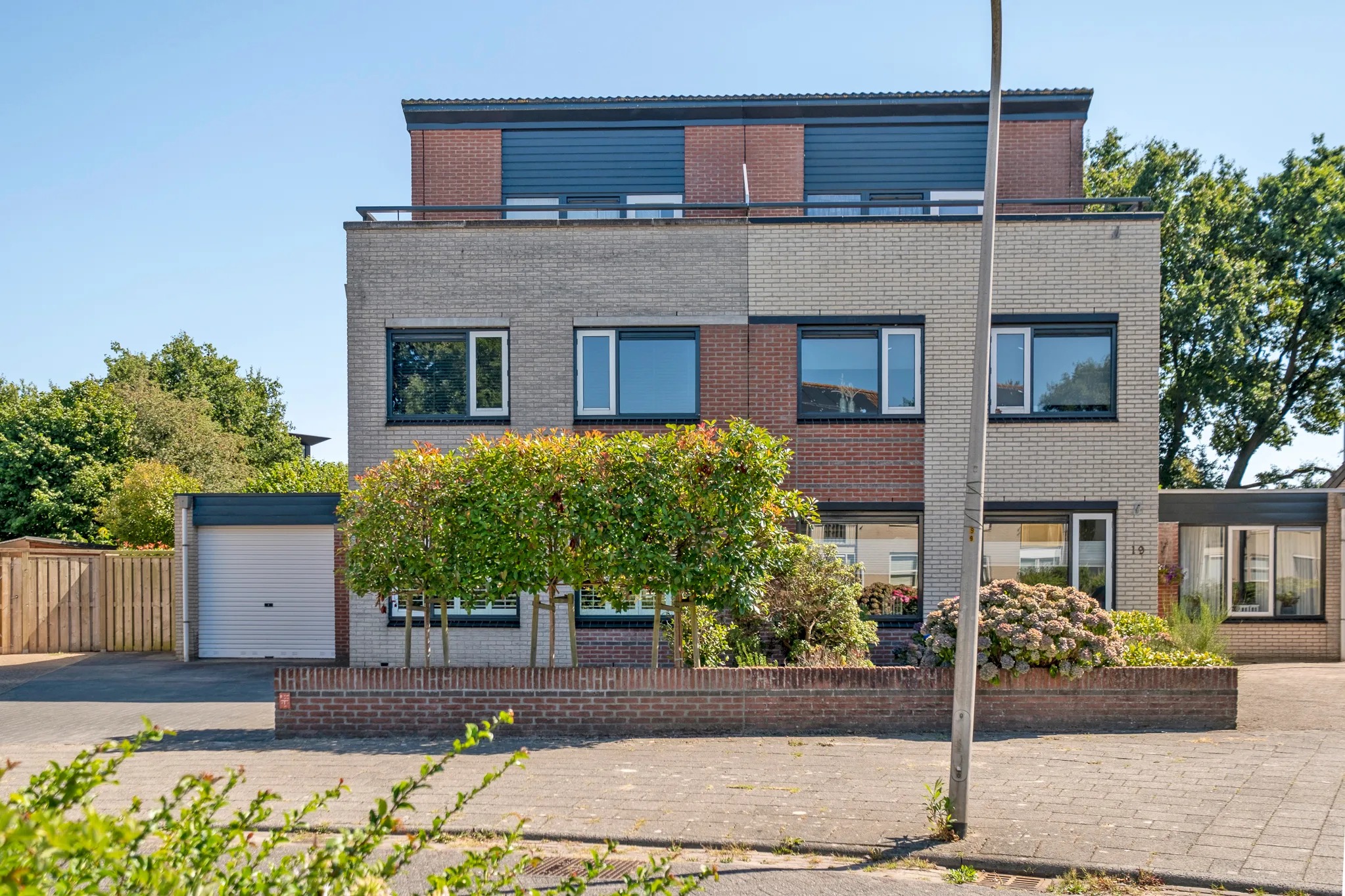 2-onder-1-kapwoning Merwede 17 in Hoogeveen