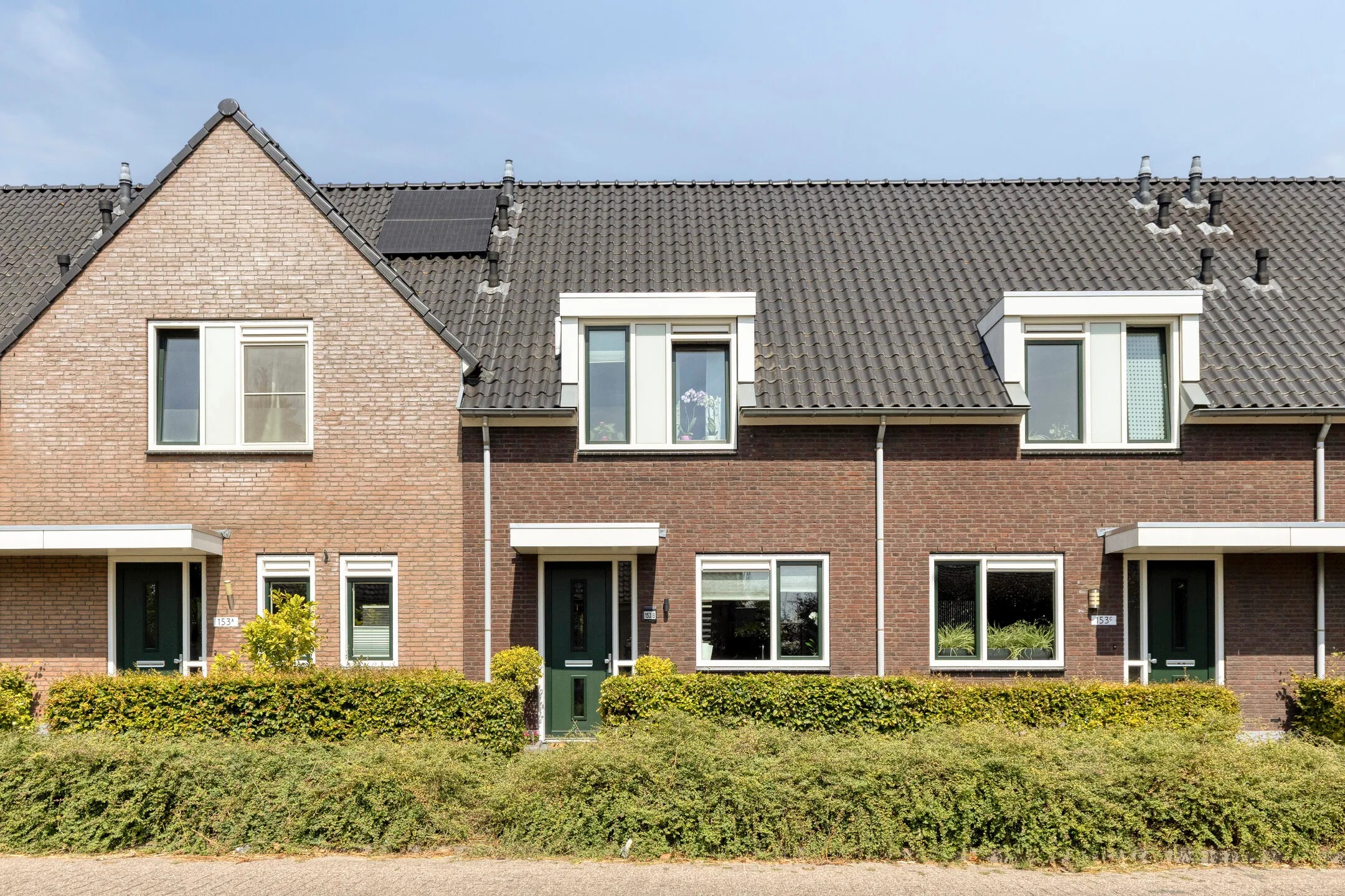 Tussenwoning Provincialeweg 153 B in Oosteind