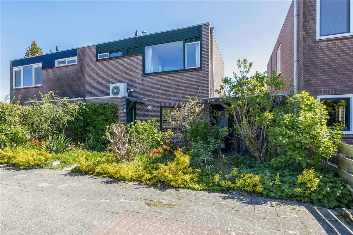 2-onder-1-kapwoning De Reede 74 in Veendam